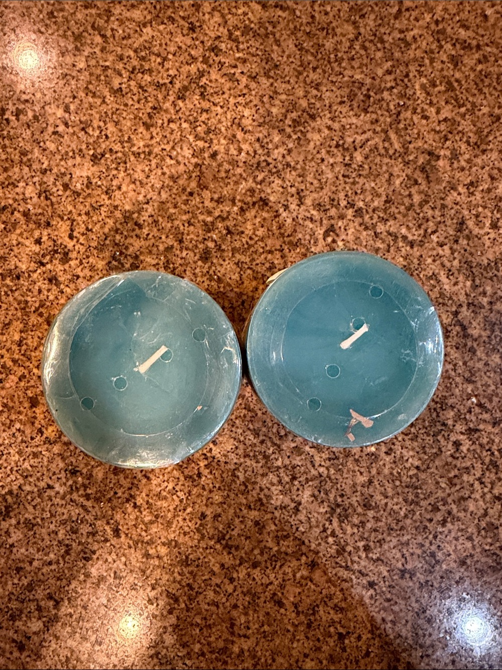 Pier 1 Imports Oceans Scented Pillar Candles Pair Seashell Beach House NWT - Picture 3 of 7